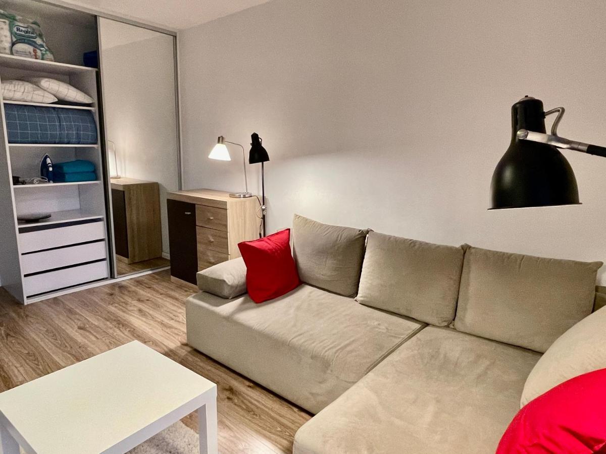 Metro Fast Wifi Tv'70 Netflix Hbo Appletv Butas Warsaw