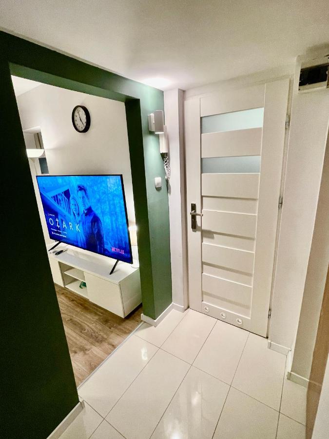 Metro Fast Wifi Tv'70 Netflix Hbo Appletv Appartement Warschau