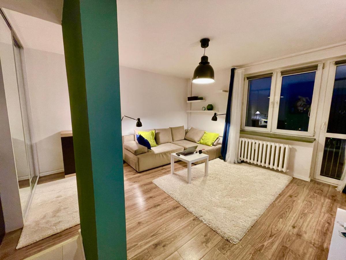 Metro Fast Wifi Tv'70 Netflix Hbo Appletv Appartement Warschau