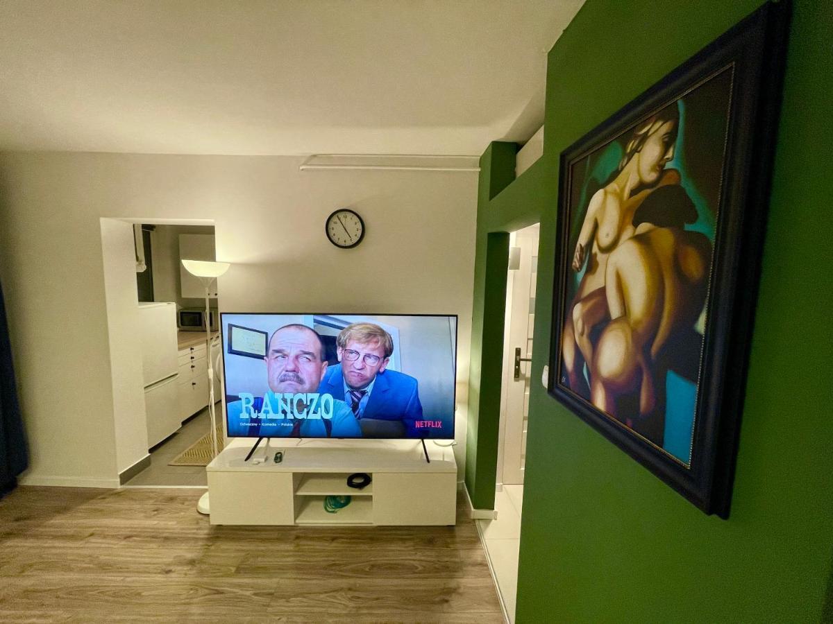 Metro Fast Wifi Tv'70 Netflix Hbo Appletv Appartement