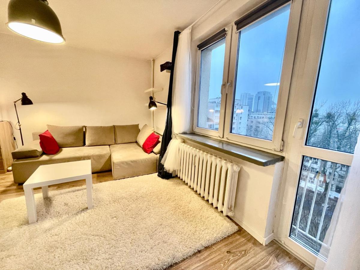 Metro Fast Wifi Tv'70 Netflix Hbo Appletv * Warschau