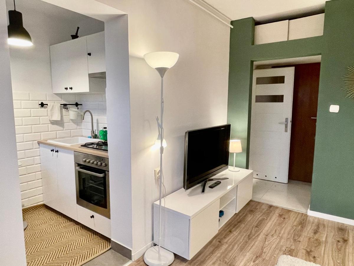 Metro Fast Wifi Tv'70 Netflix Hbo Appletv Appartement Warschau